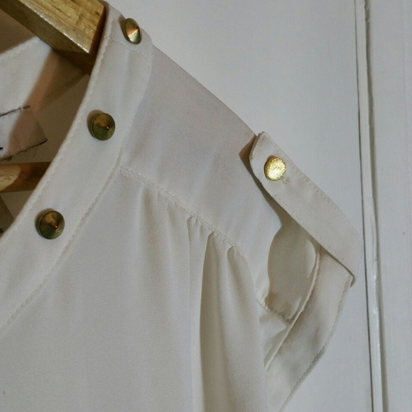 F21 sheer white stud embellished sleeveless top - Picture 3 of 6